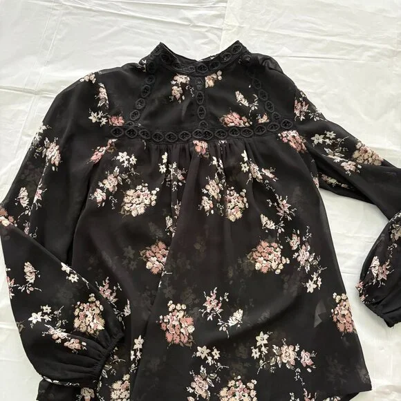 Lucky Brand Semi-Shear Blouse Black w/Pink Floral Size Medium EUC - Picture 2 of 10